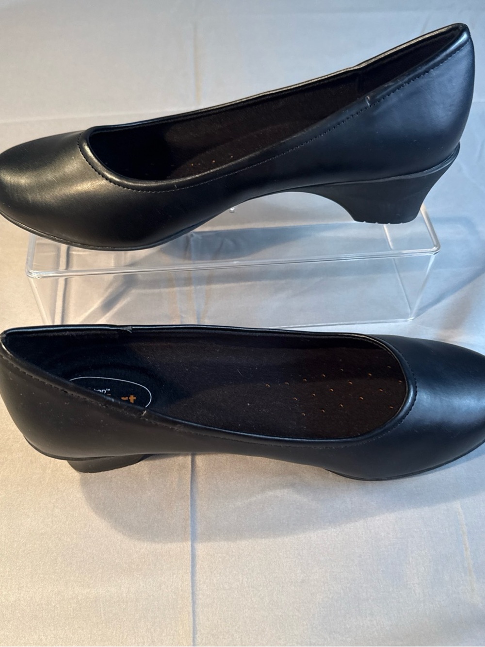 Safetstep Women's Black Low Heel Comfort Pumps